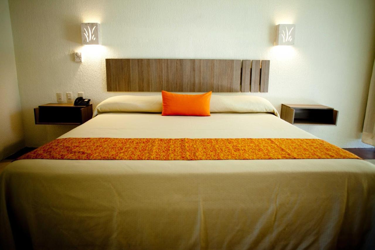 Hotel Plaza Palenque Bagian luar foto