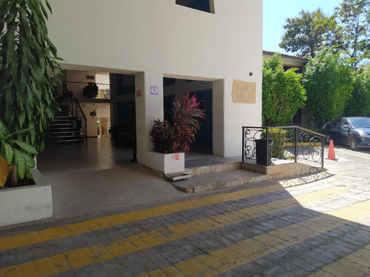 Hotel Plaza Palenque Bagian luar foto