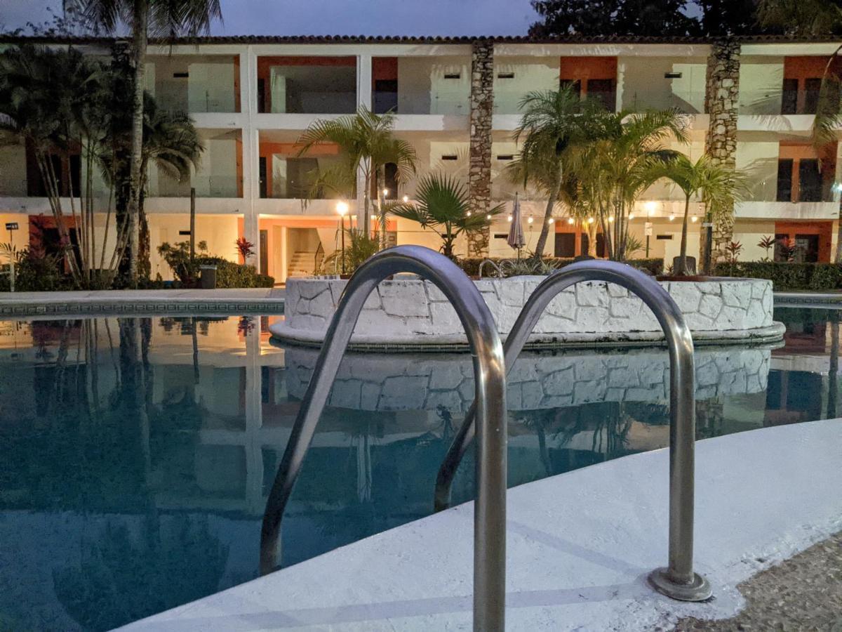 Hotel Plaza Palenque Bagian luar foto