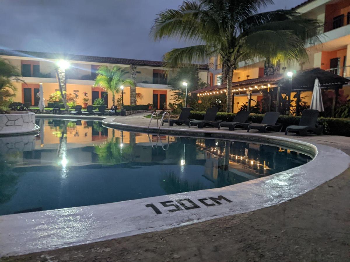 Hotel Plaza Palenque Bagian luar foto