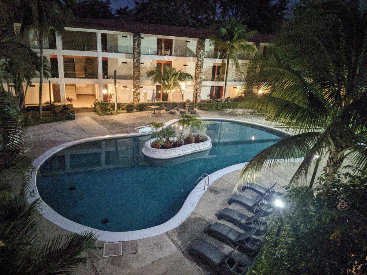 Hotel Plaza Palenque Bagian luar foto