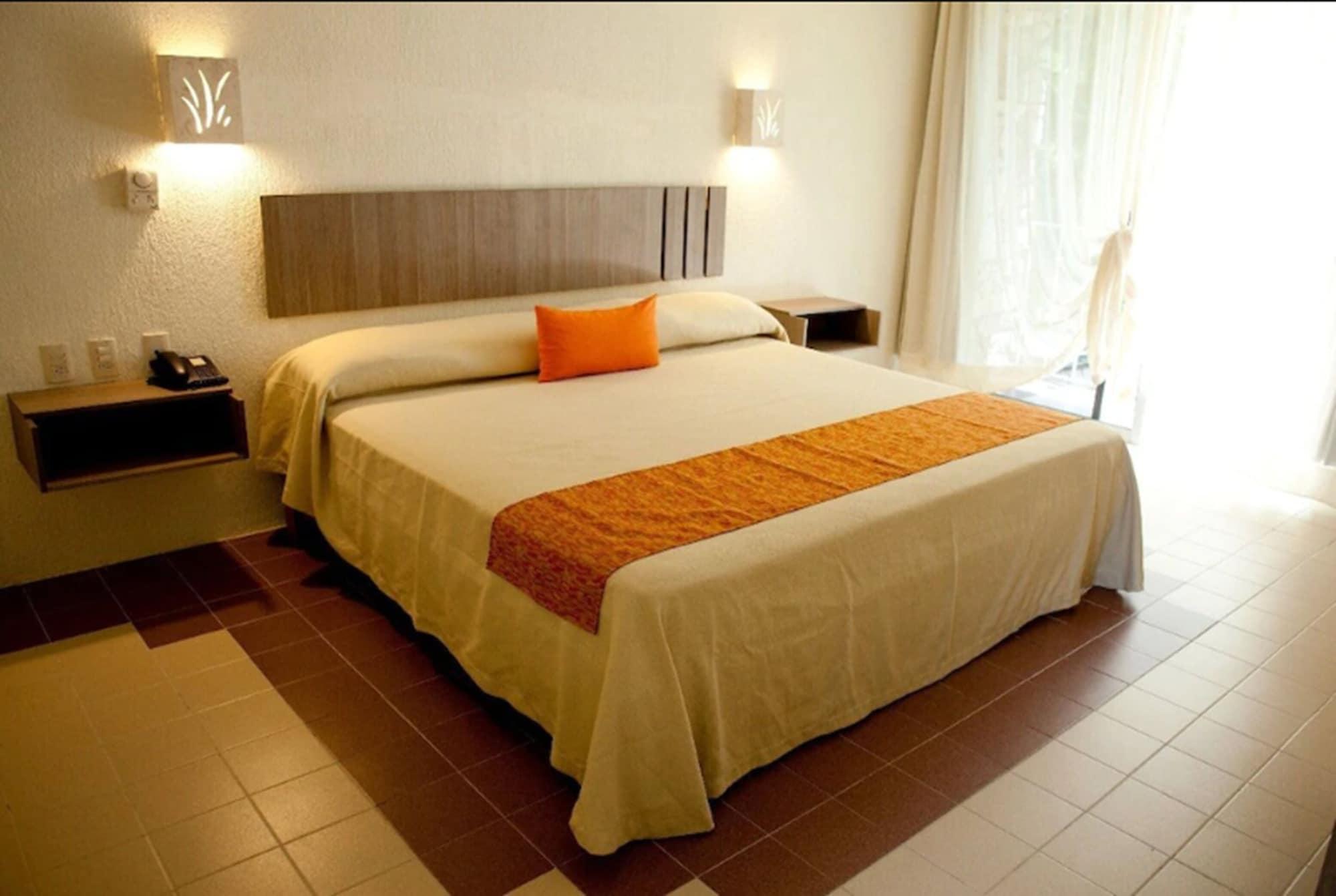 Hotel Plaza Palenque Bagian luar foto