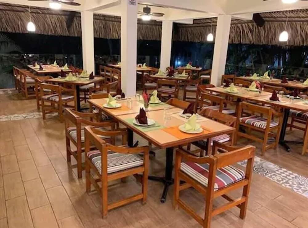 Hotel Plaza Palenque Bagian luar foto