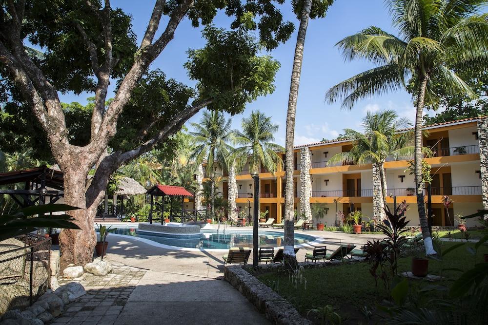 Hotel Plaza Palenque Bagian luar foto