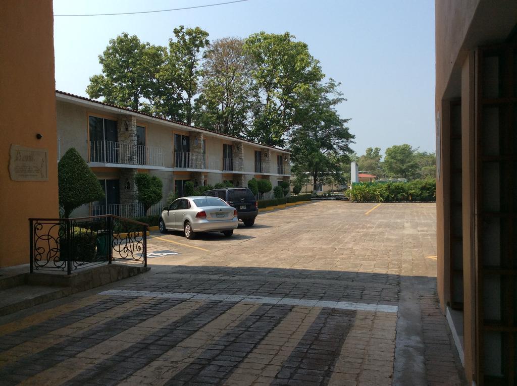 Hotel Plaza Palenque Bagian luar foto