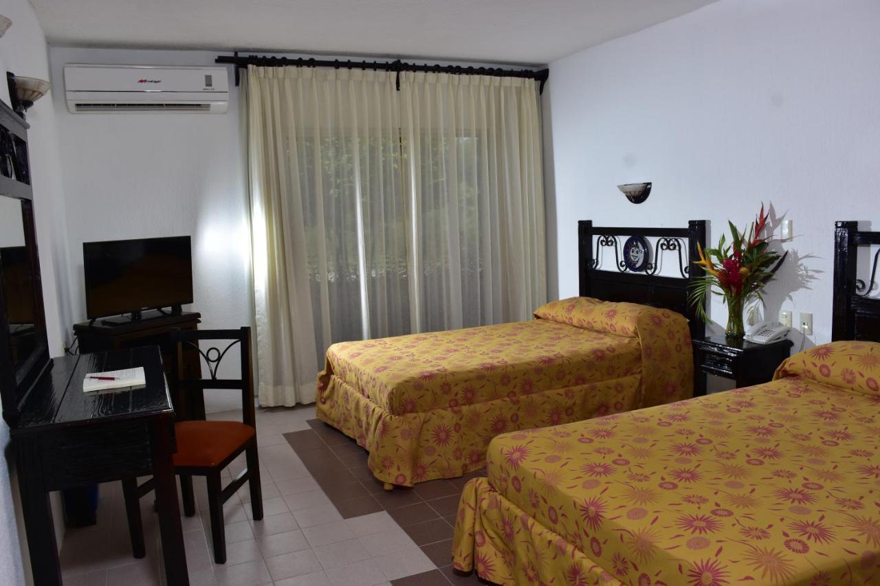 Hotel Plaza Palenque Bagian luar foto