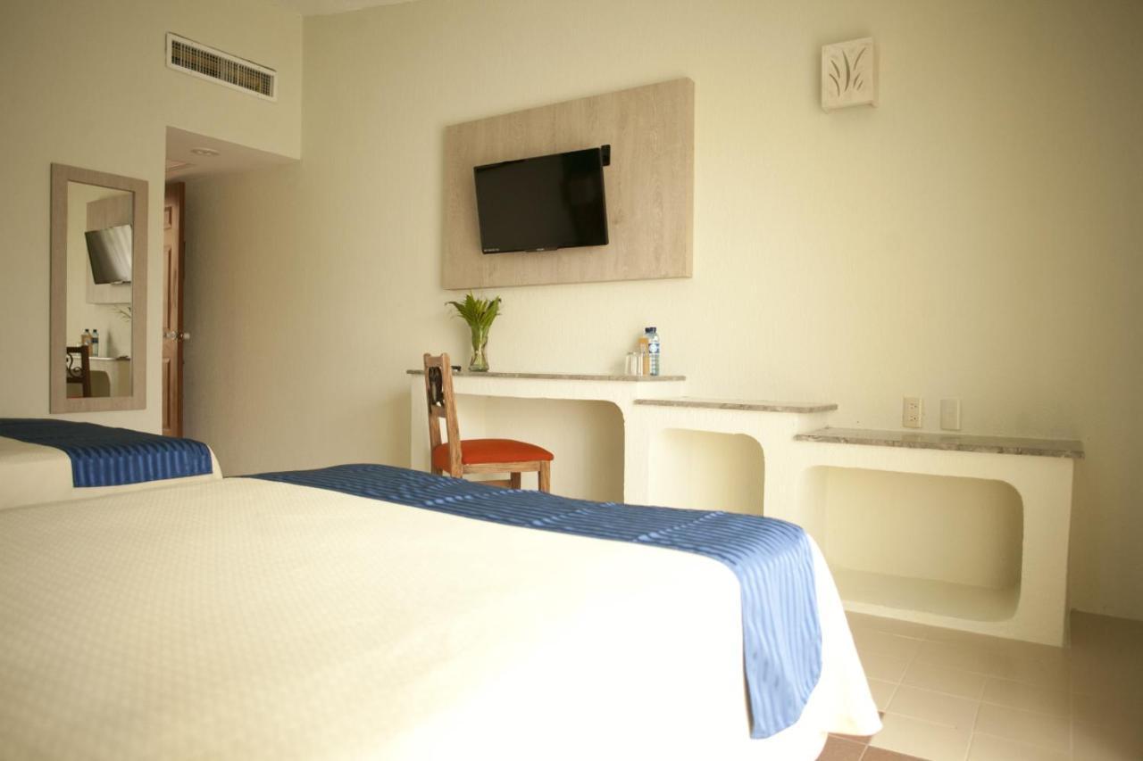 Hotel Plaza Palenque Bagian luar foto