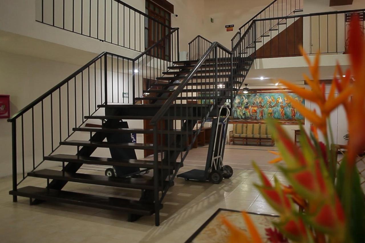 Hotel Plaza Palenque Bagian luar foto