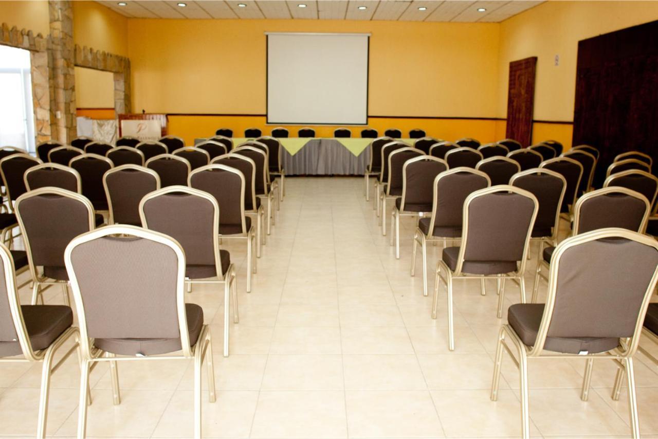 Hotel Plaza Palenque Bagian luar foto