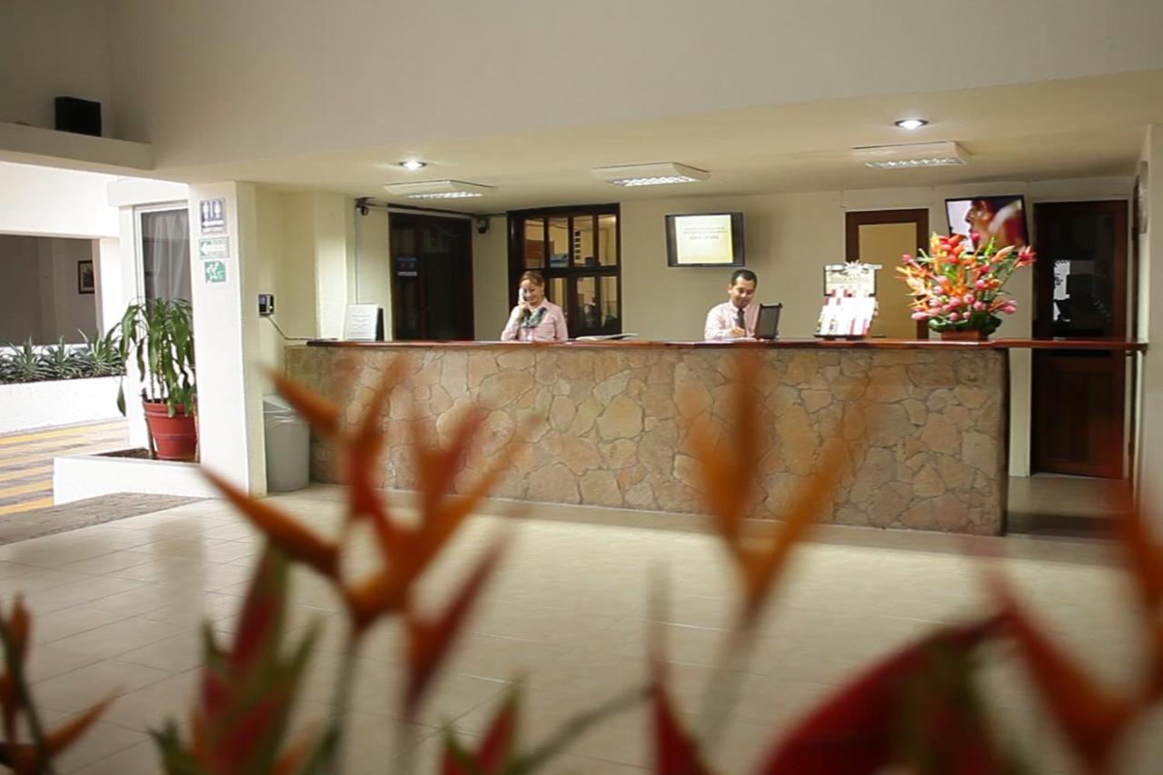 Hotel Plaza Palenque Bagian luar foto